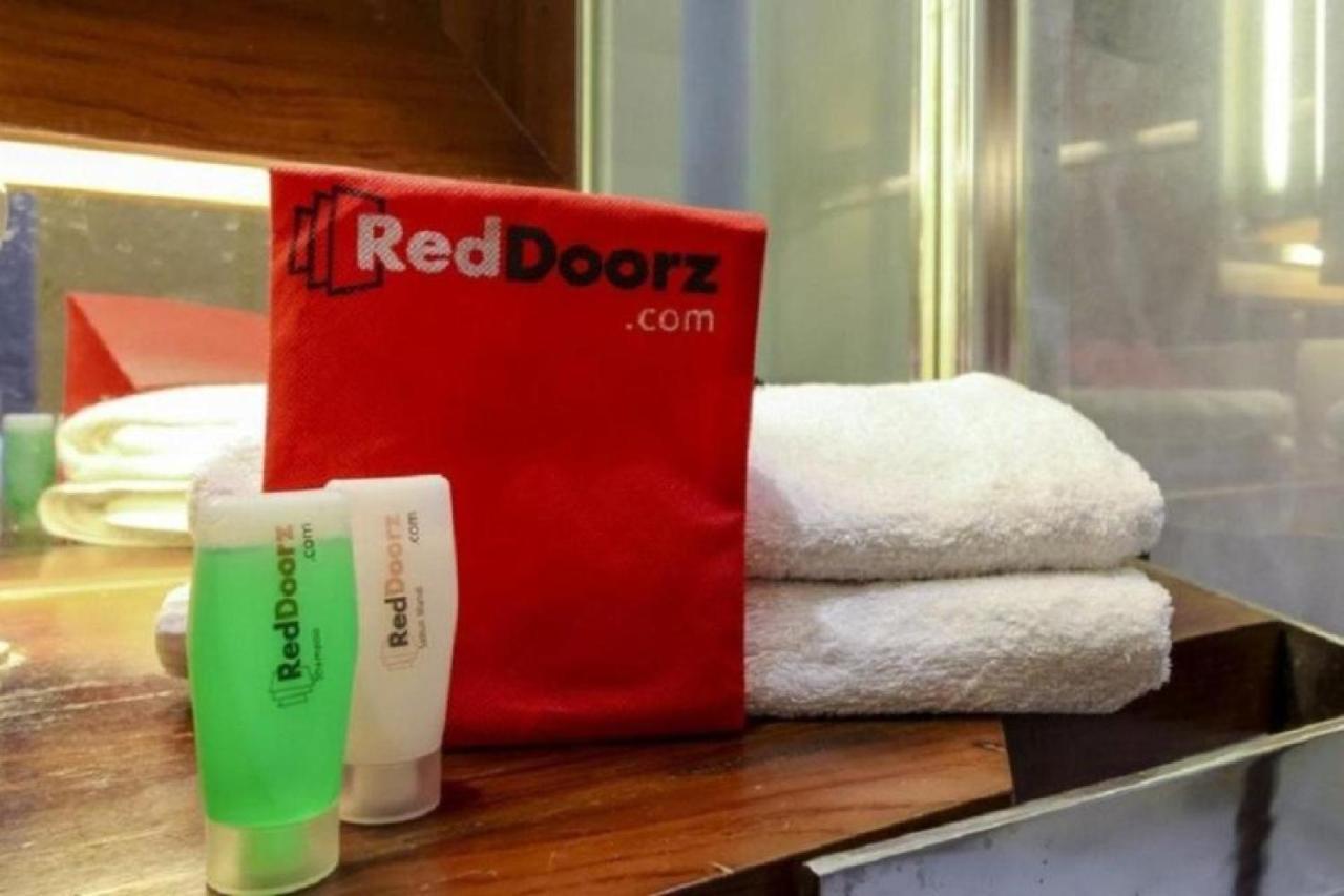 Reddoorz Near Pantai Boom Hotel Banyuwangi  Eksteriør billede